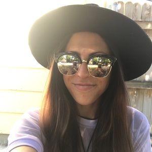 Meet your Posher, Racrachel